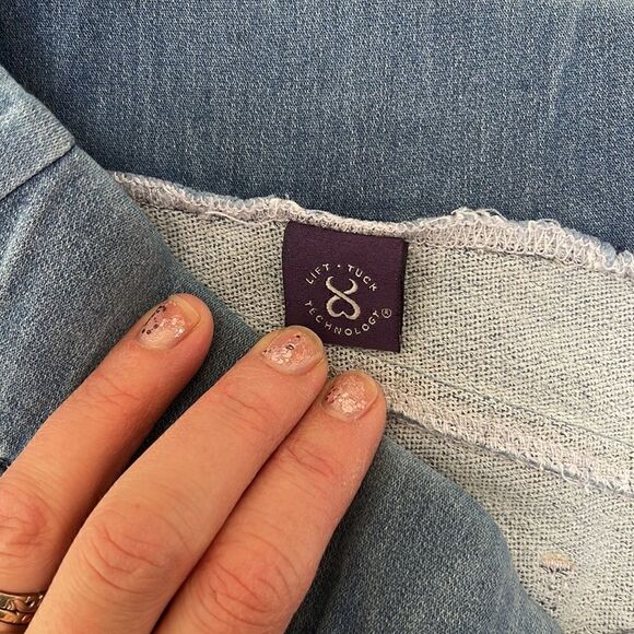 NYDJ Jegging Capri jeans. Size 10. Lift tick technology. - Picture 2 of 7